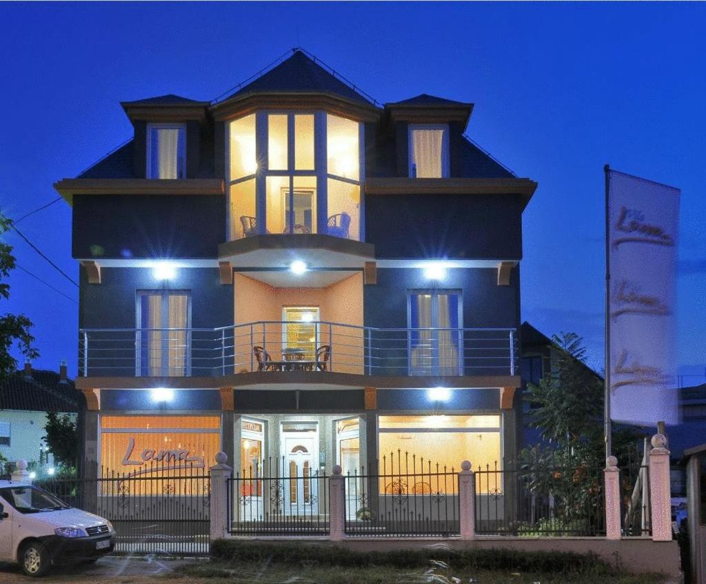 Garni Hotel Lama ครากูเยวัตส์ ภายนอก รูปภาพ