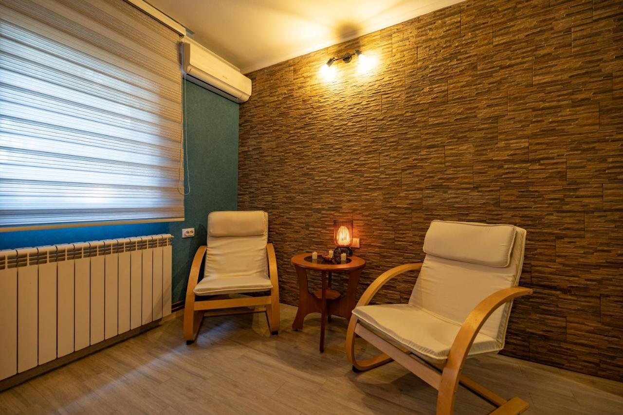 Garni Hotel Lama ครากูเยวัตส์ ภายนอก รูปภาพ