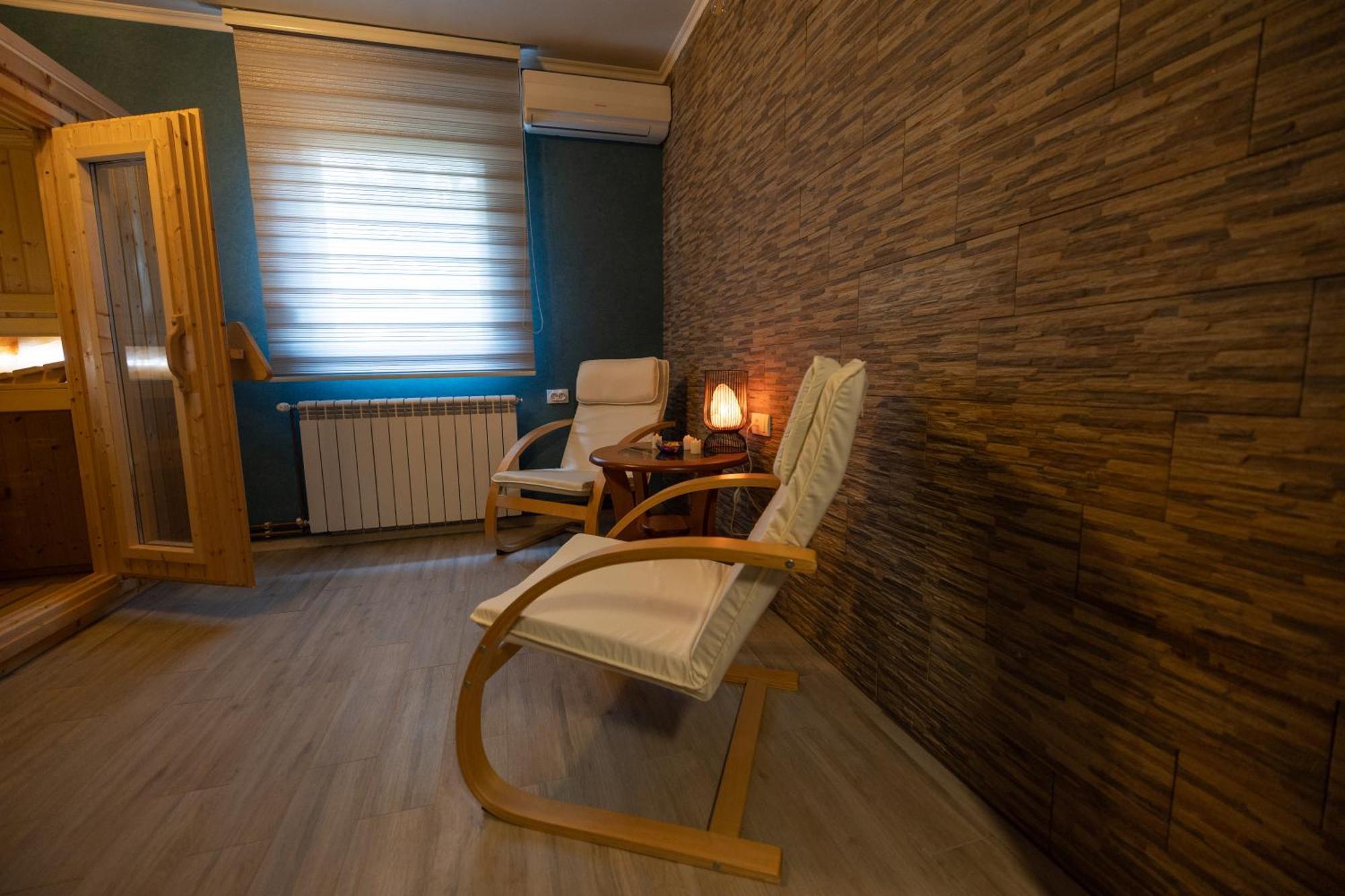 Garni Hotel Lama ครากูเยวัตส์ ภายนอก รูปภาพ