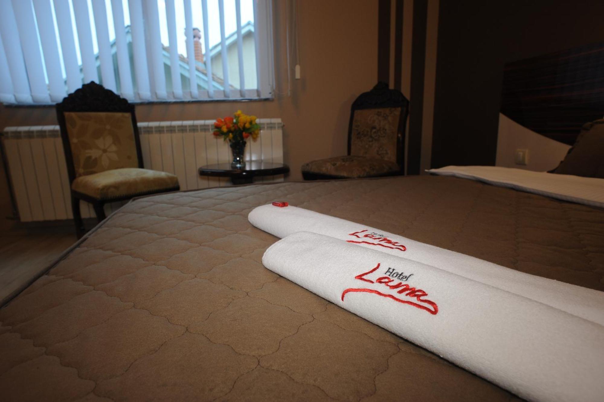 Garni Hotel Lama ครากูเยวัตส์ ภายนอก รูปภาพ