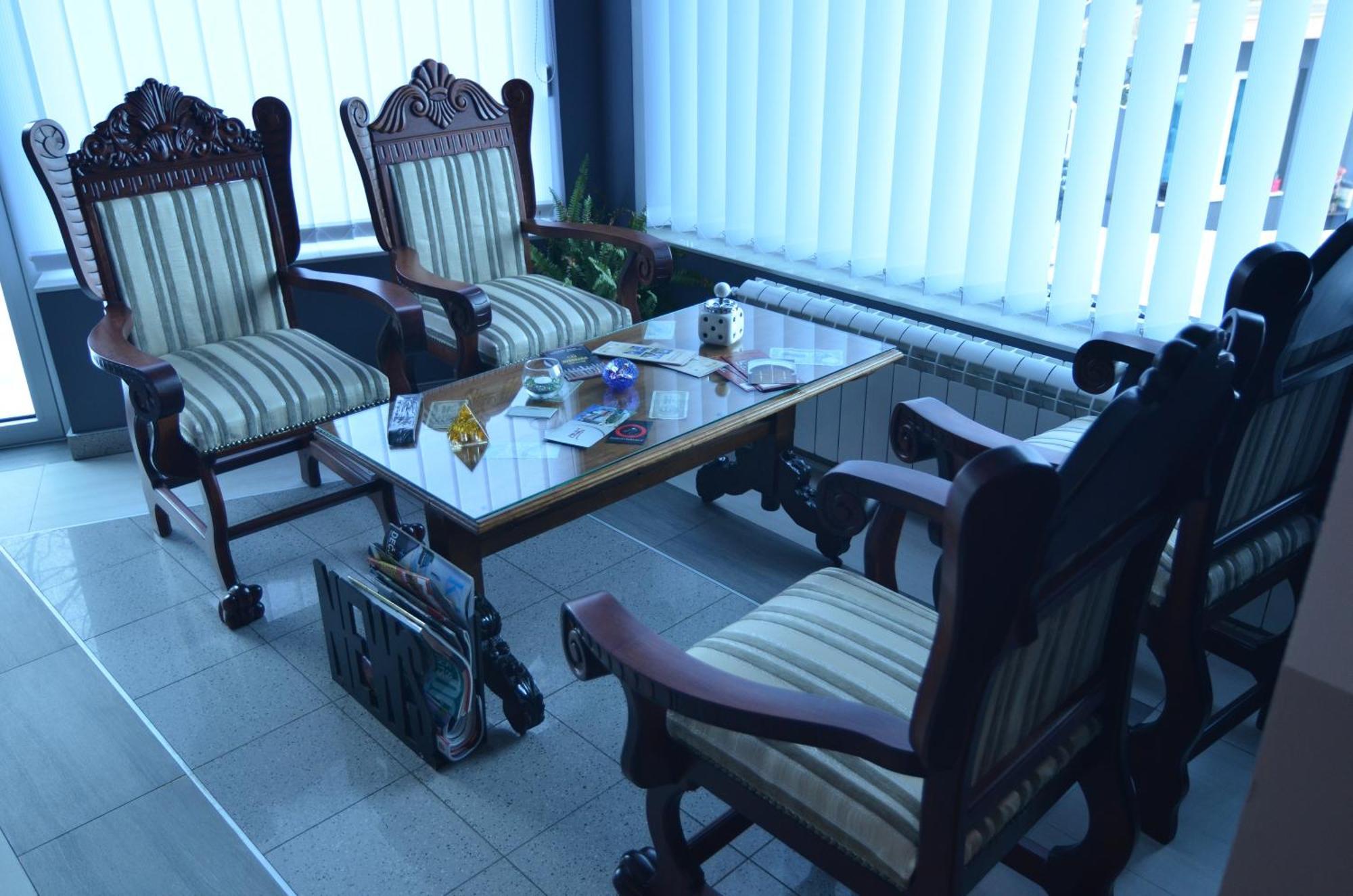 Garni Hotel Lama ครากูเยวัตส์ ภายนอก รูปภาพ