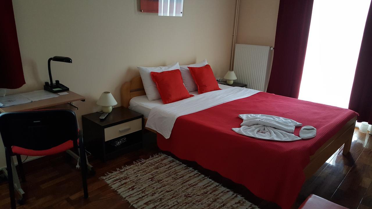 Garni Hotel Lama ครากูเยวัตส์ ภายนอก รูปภาพ