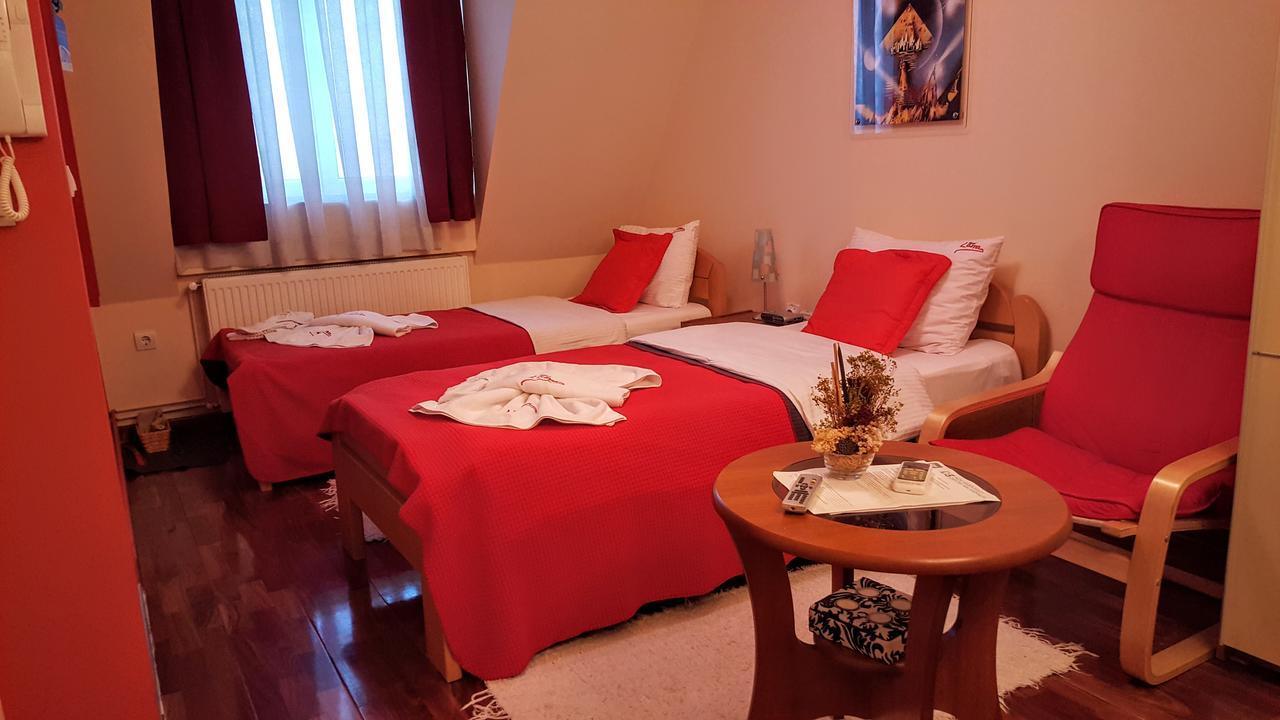 Garni Hotel Lama ครากูเยวัตส์ ภายนอก รูปภาพ