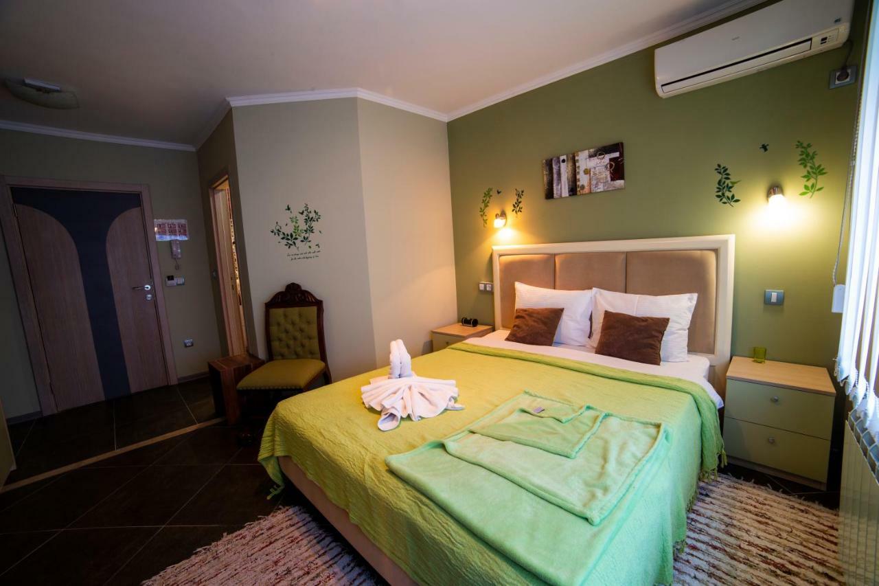 Garni Hotel Lama ครากูเยวัตส์ ภายนอก รูปภาพ