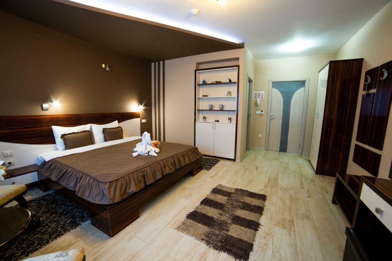Garni Hotel Lama ครากูเยวัตส์ ภายนอก รูปภาพ