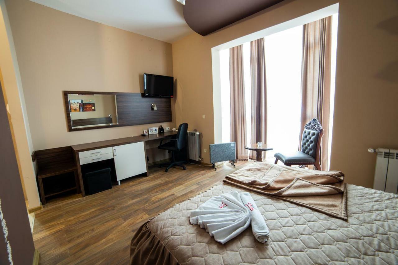 Garni Hotel Lama ครากูเยวัตส์ ภายนอก รูปภาพ