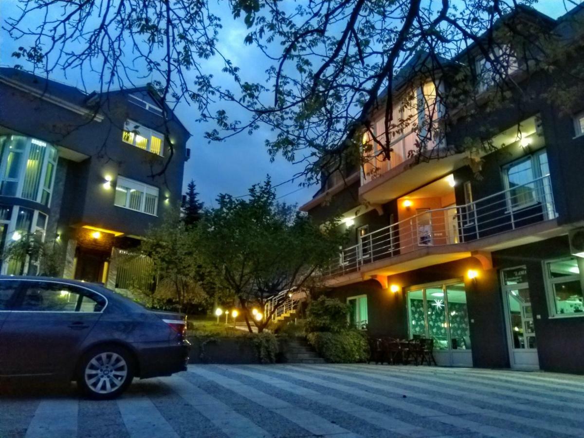 Garni Hotel Lama ครากูเยวัตส์ ภายนอก รูปภาพ