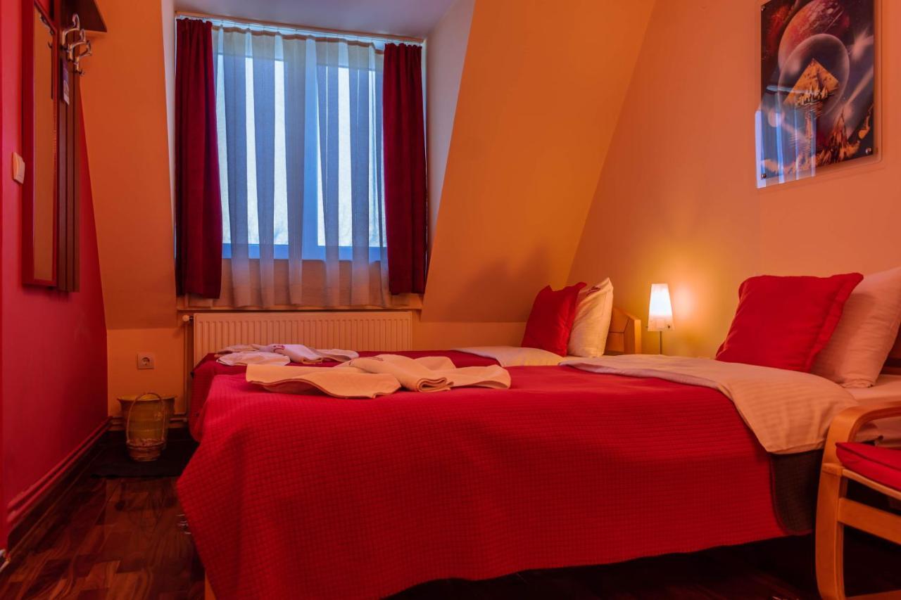Garni Hotel Lama ครากูเยวัตส์ ภายนอก รูปภาพ