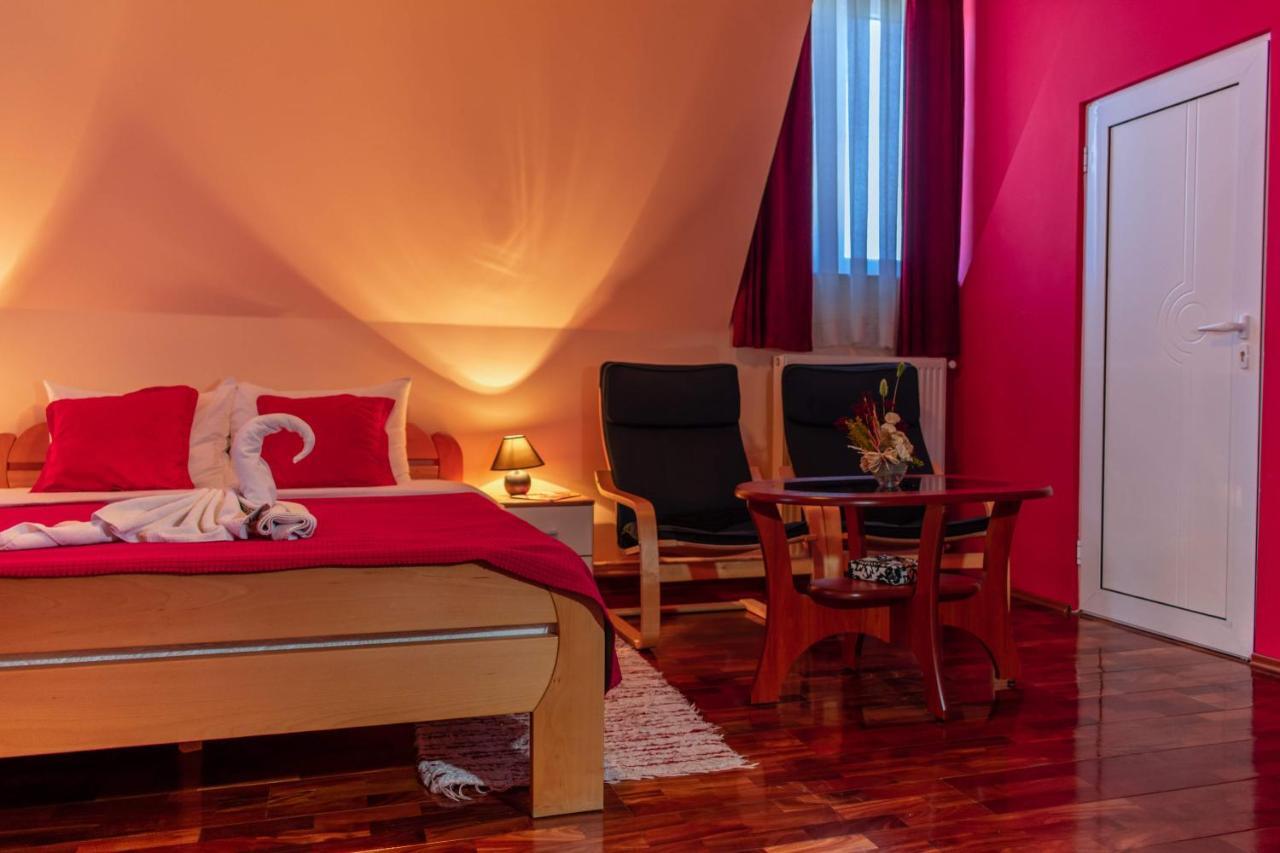 Garni Hotel Lama ครากูเยวัตส์ ภายนอก รูปภาพ