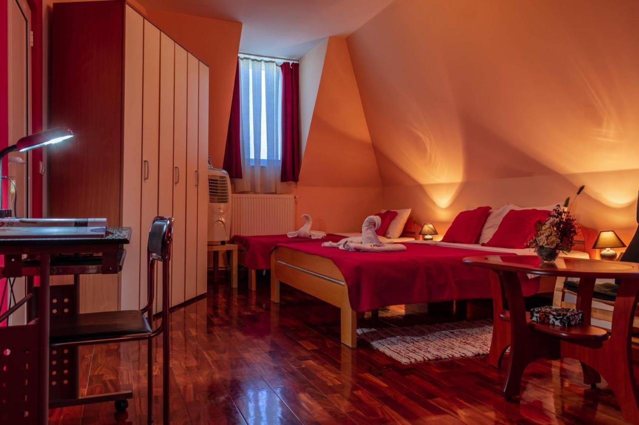 Garni Hotel Lama ครากูเยวัตส์ ภายนอก รูปภาพ